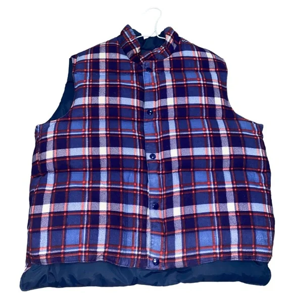 Reversible Puffer Vest - Picture 3 of 5